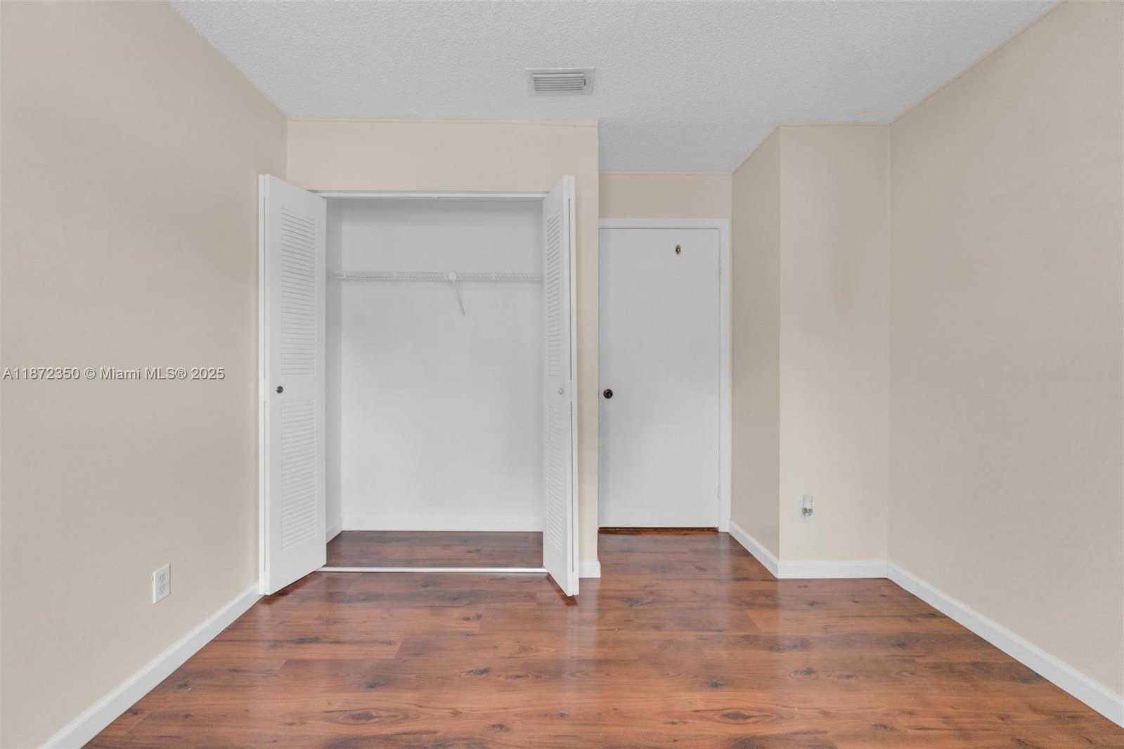 Small Image of 5904 WOODLAND POINT PL, Tamarac Number 34