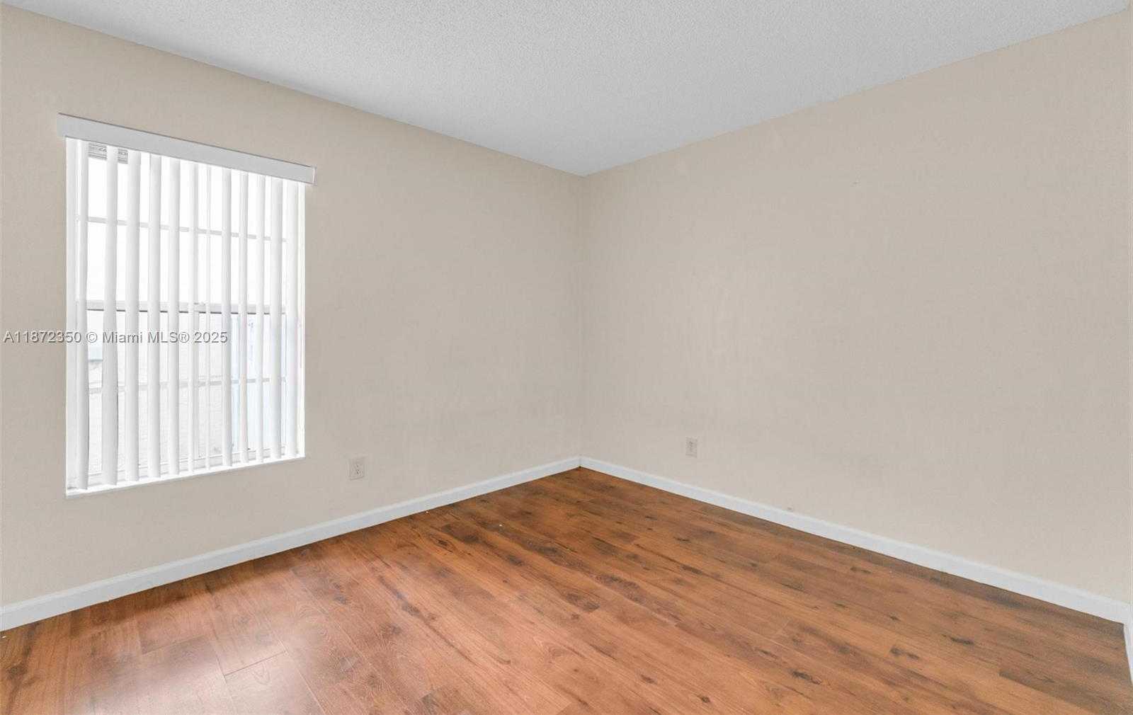 Small Image of 5904 WOODLAND POINT PL, Tamarac Number 35