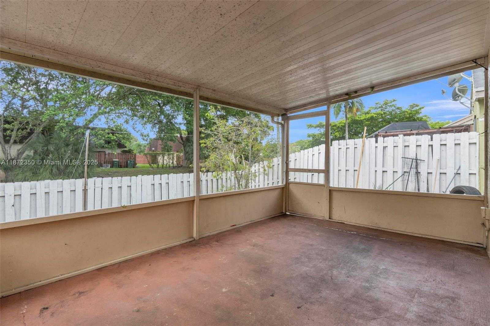 Small Image of 5904 WOODLAND POINT PL, Tamarac Number 42