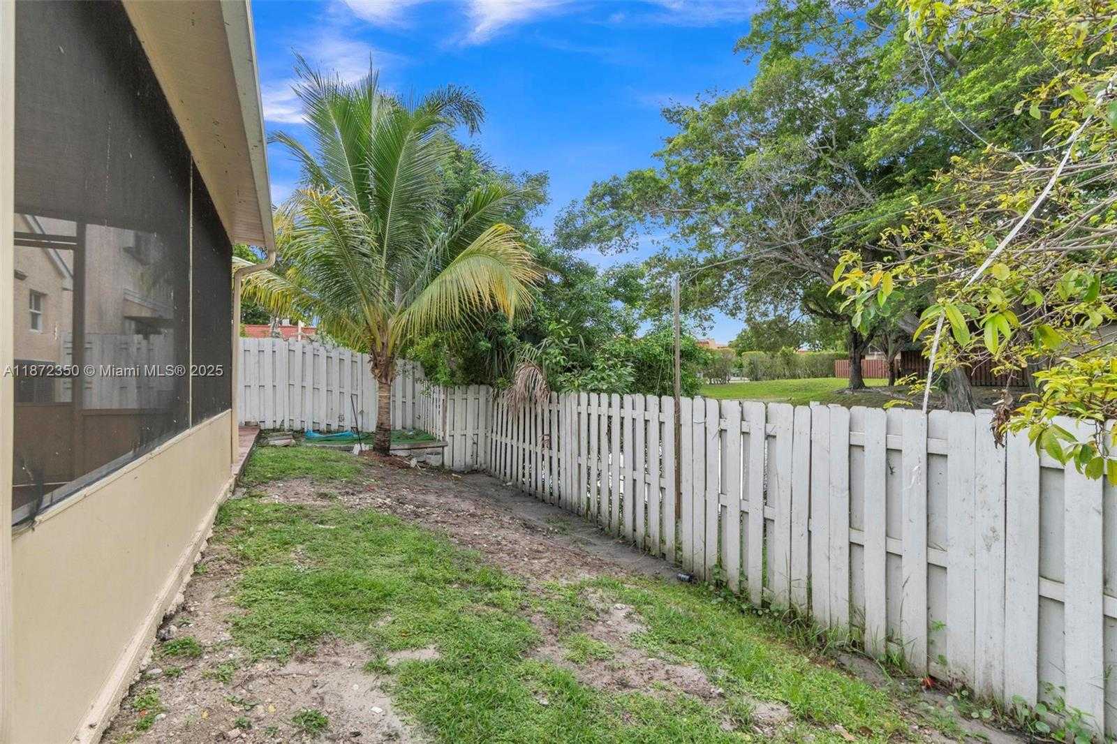 Small Image of 5904 WOODLAND POINT PL, Tamarac Number 46