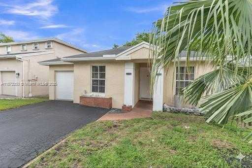 Small Image of 5904 WOODLAND POINT PL, Tamarac Number 5