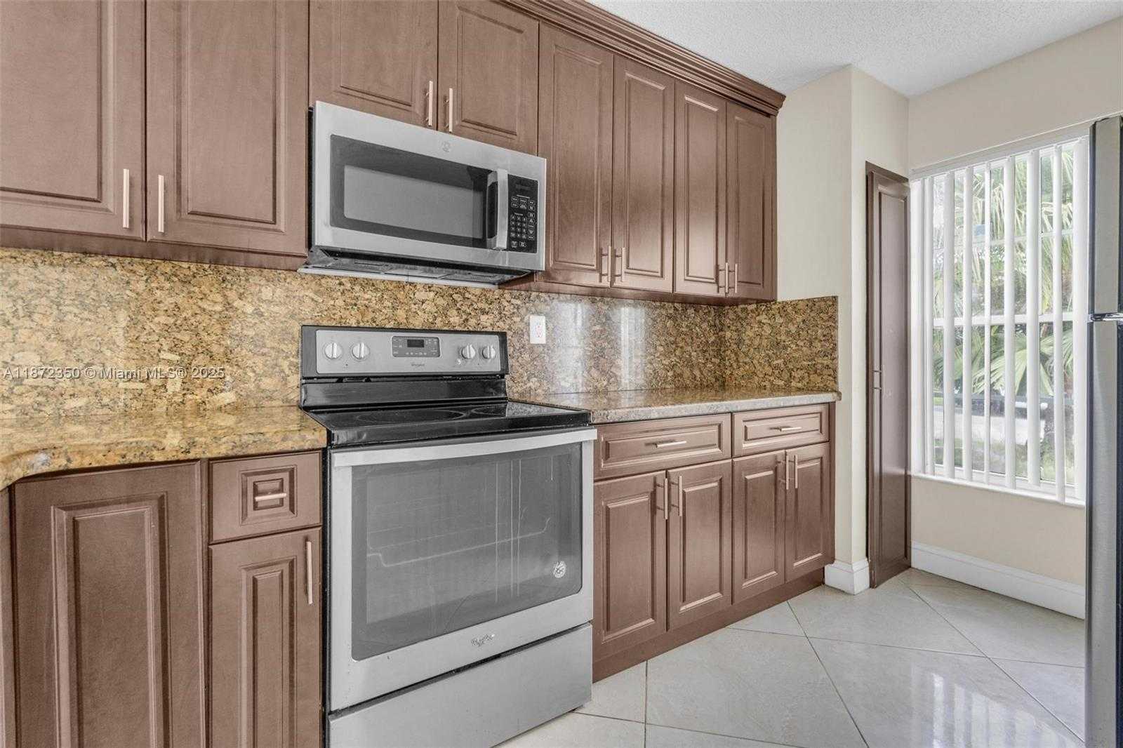 Small Image of 5904 WOODLAND POINT PL, Tamarac Number 8
