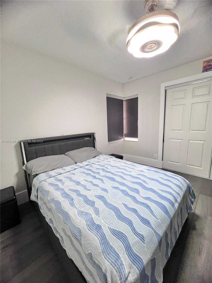 Small Image of 1371 BAYVIEW CIR, Weston Number 14