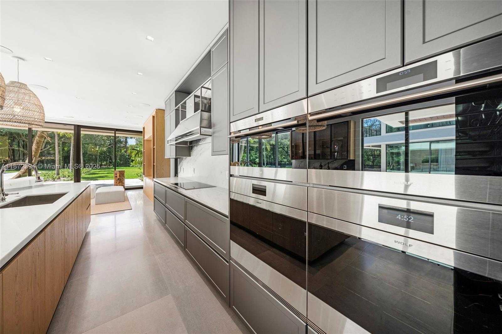 Small Image of 9440 OLD CUTLER LN, Coral Gables Number 13