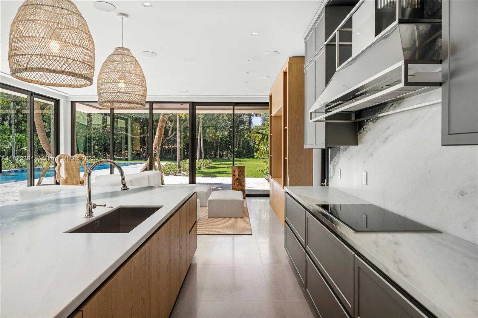 Small Image of 9440 OLD CUTLER LN, Coral Gables Number 14