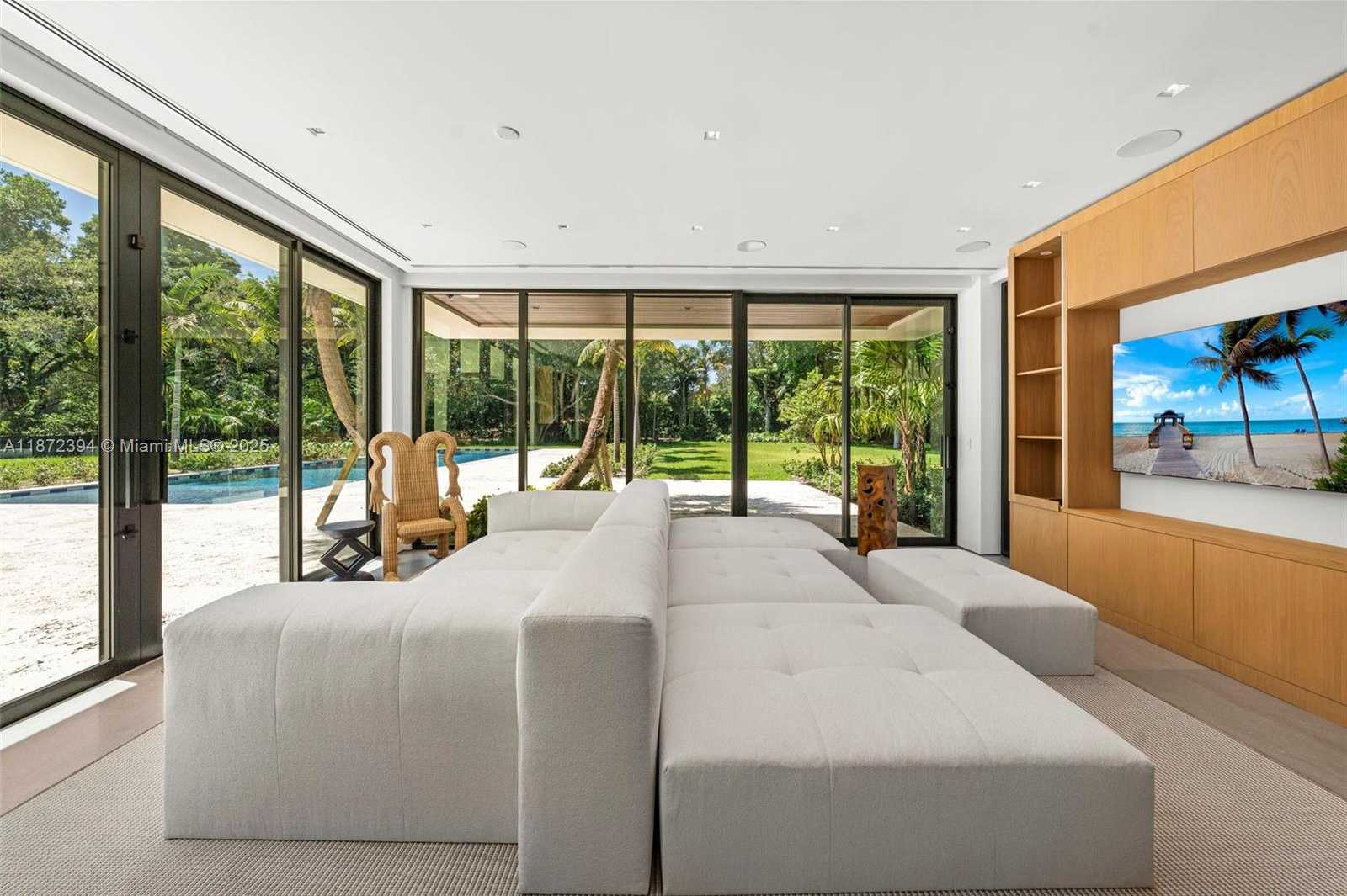 Small Image of 9440 OLD CUTLER LN, Coral Gables Number 17