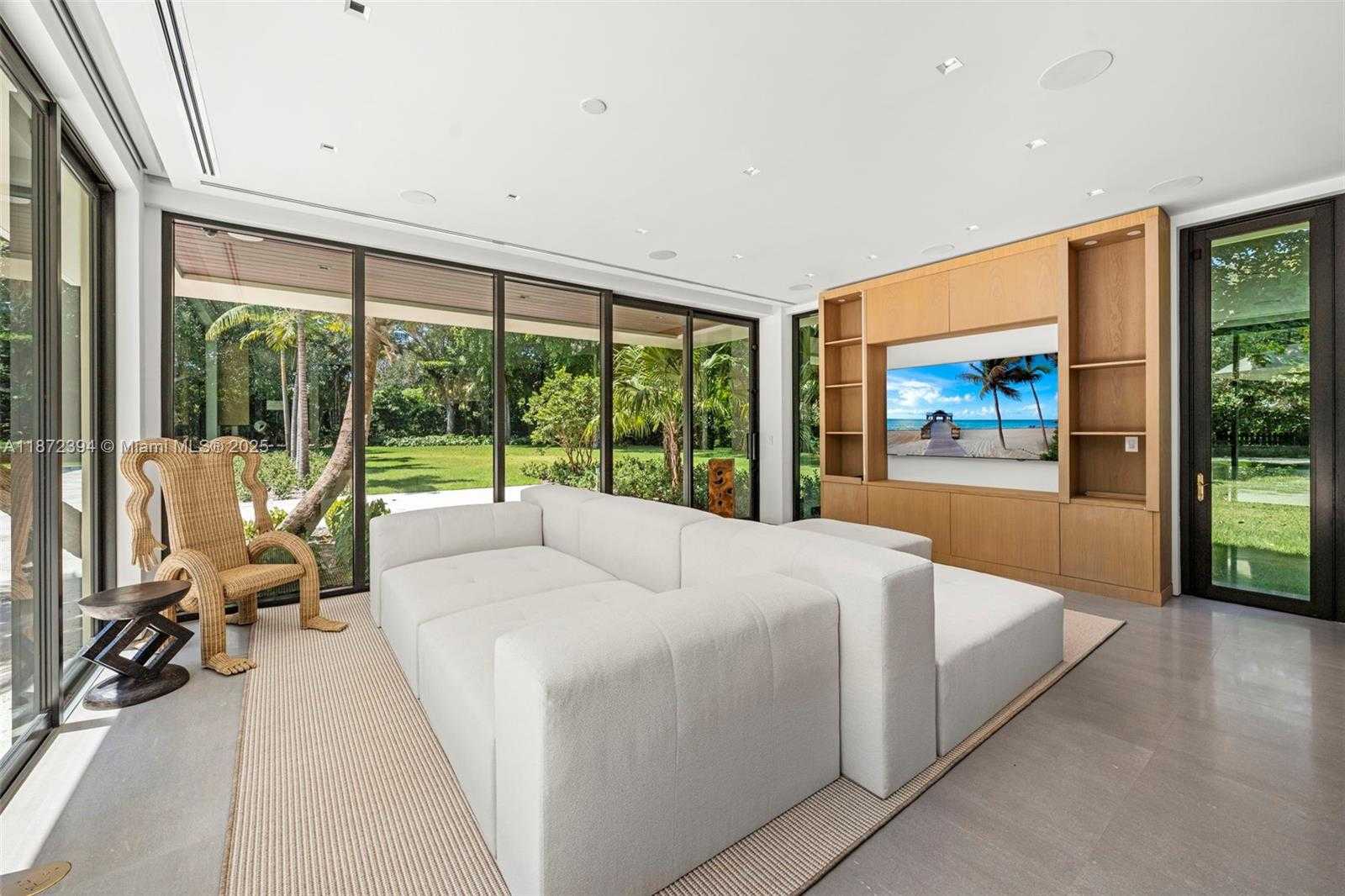 Small Image of 9440 OLD CUTLER LN, Coral Gables Number 18