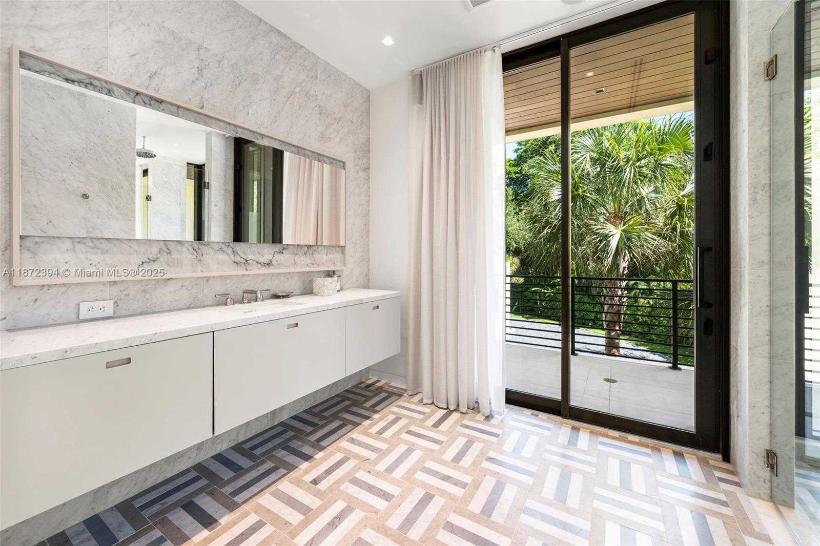 Small Image of 9440 OLD CUTLER LN, Coral Gables Number 25