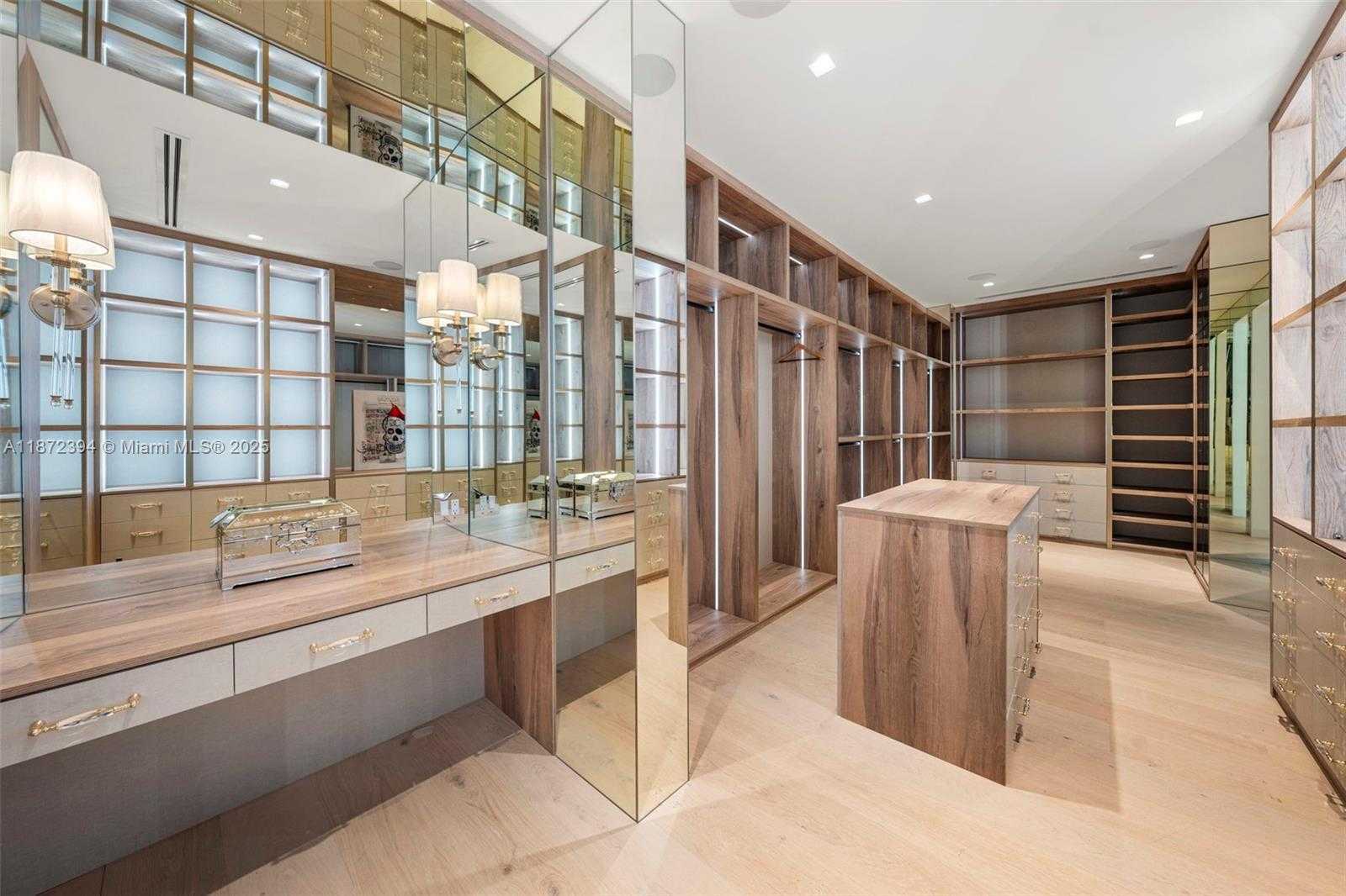Small Image of 9440 OLD CUTLER LN, Coral Gables Number 28