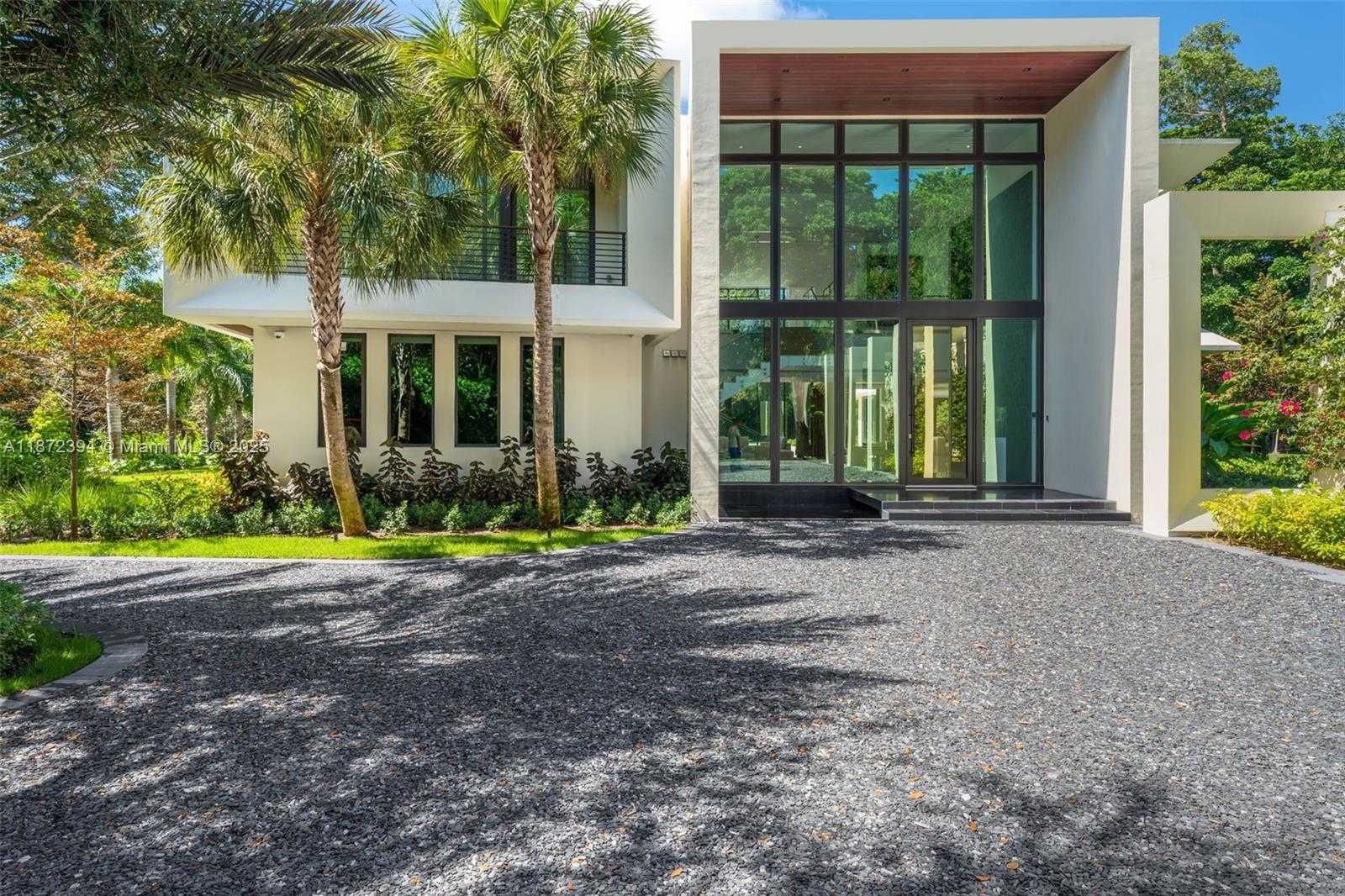 Small Image of 9440 OLD CUTLER LN, Coral Gables Number 3