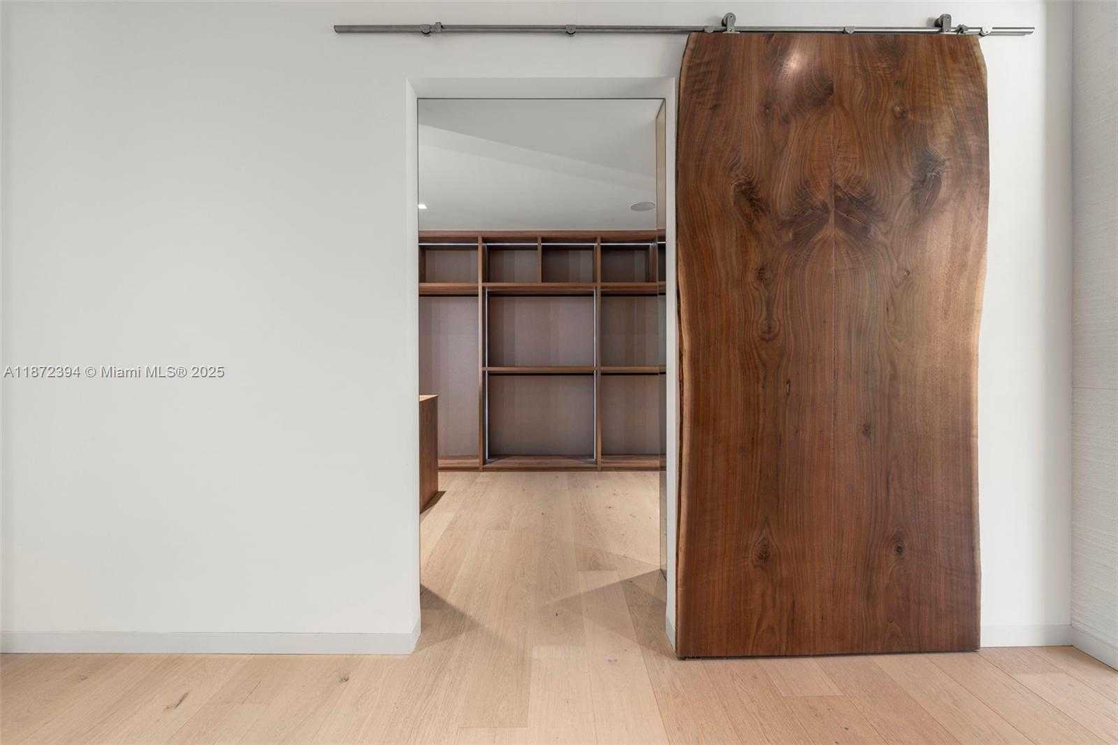 Small Image of 9440 OLD CUTLER LN, Coral Gables Number 30
