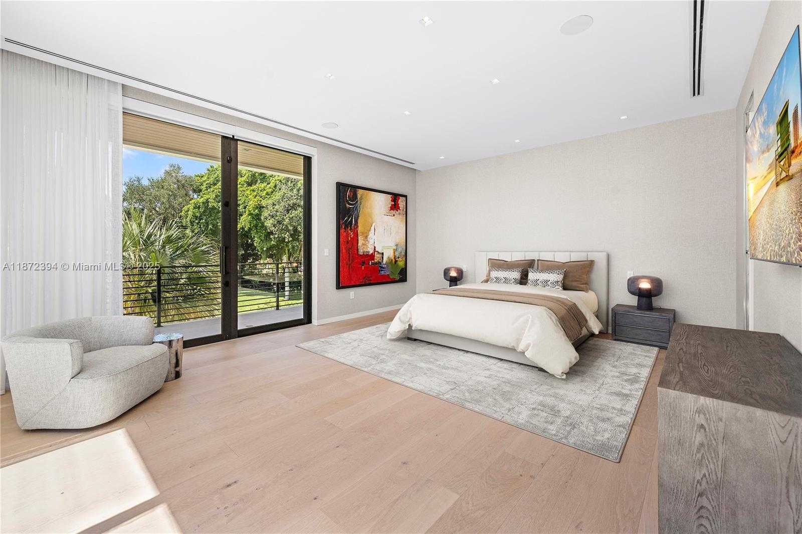 Small Image of 9440 OLD CUTLER LN, Coral Gables Number 32