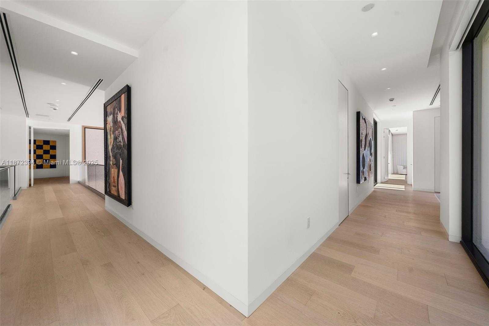Small Image of 9440 OLD CUTLER LN, Coral Gables Number 36