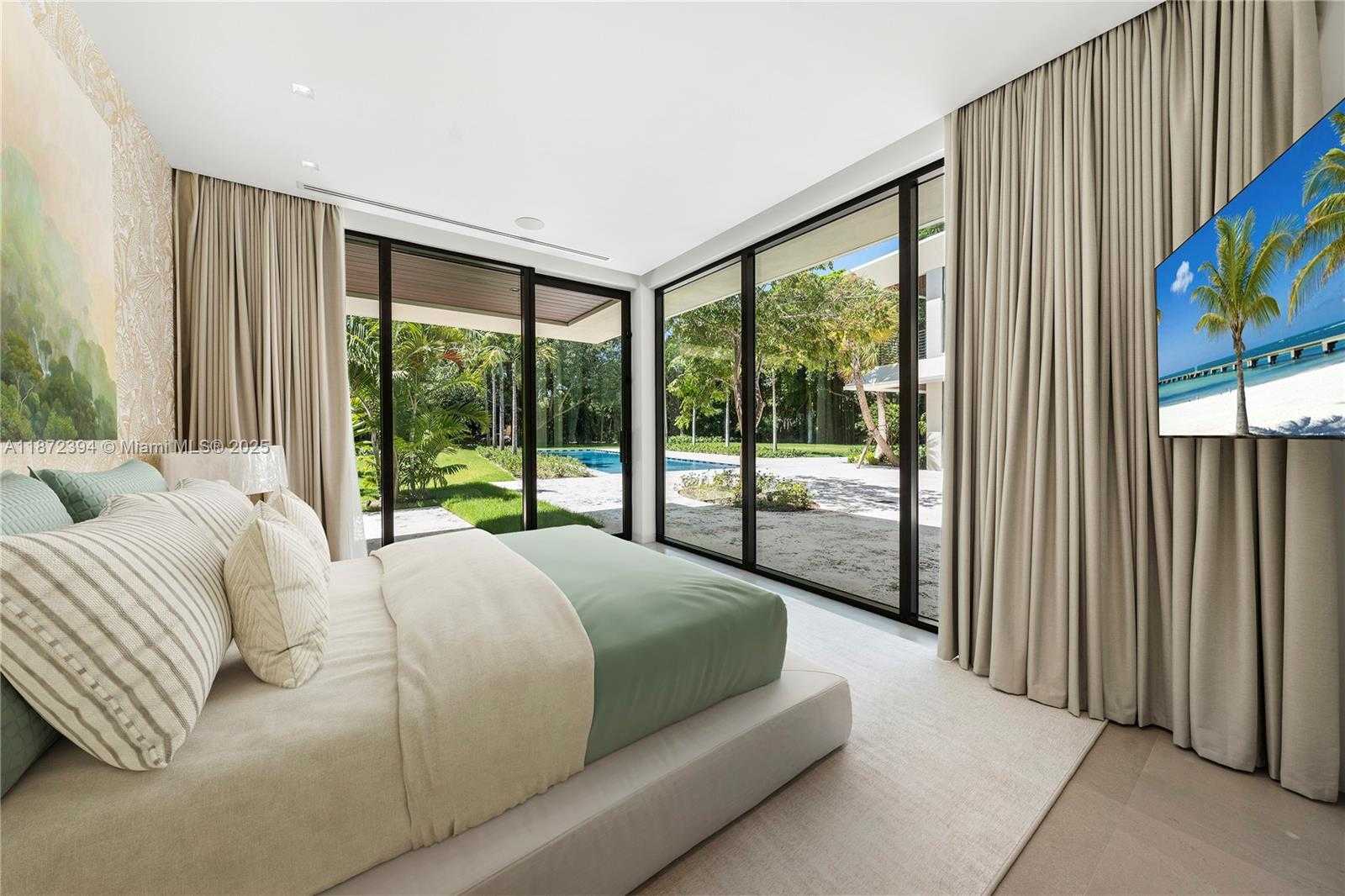 Small Image of 9440 OLD CUTLER LN, Coral Gables Number 42