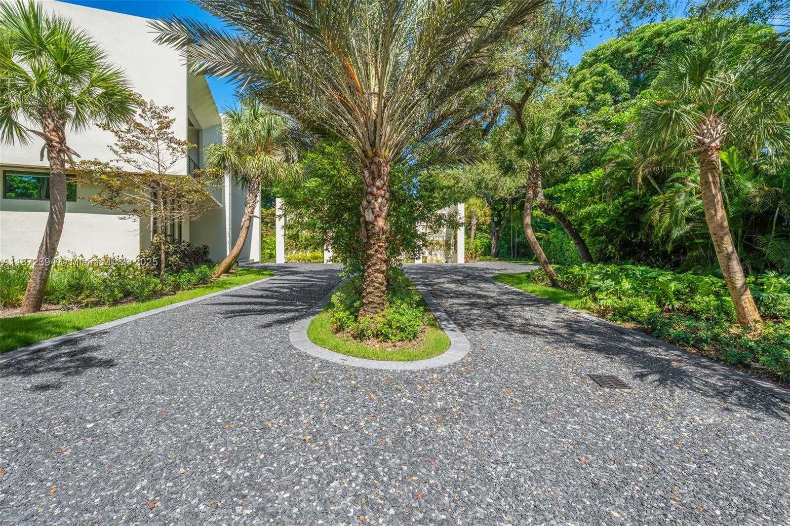 Small Image of 9440 OLD CUTLER LN, Coral Gables Number 67