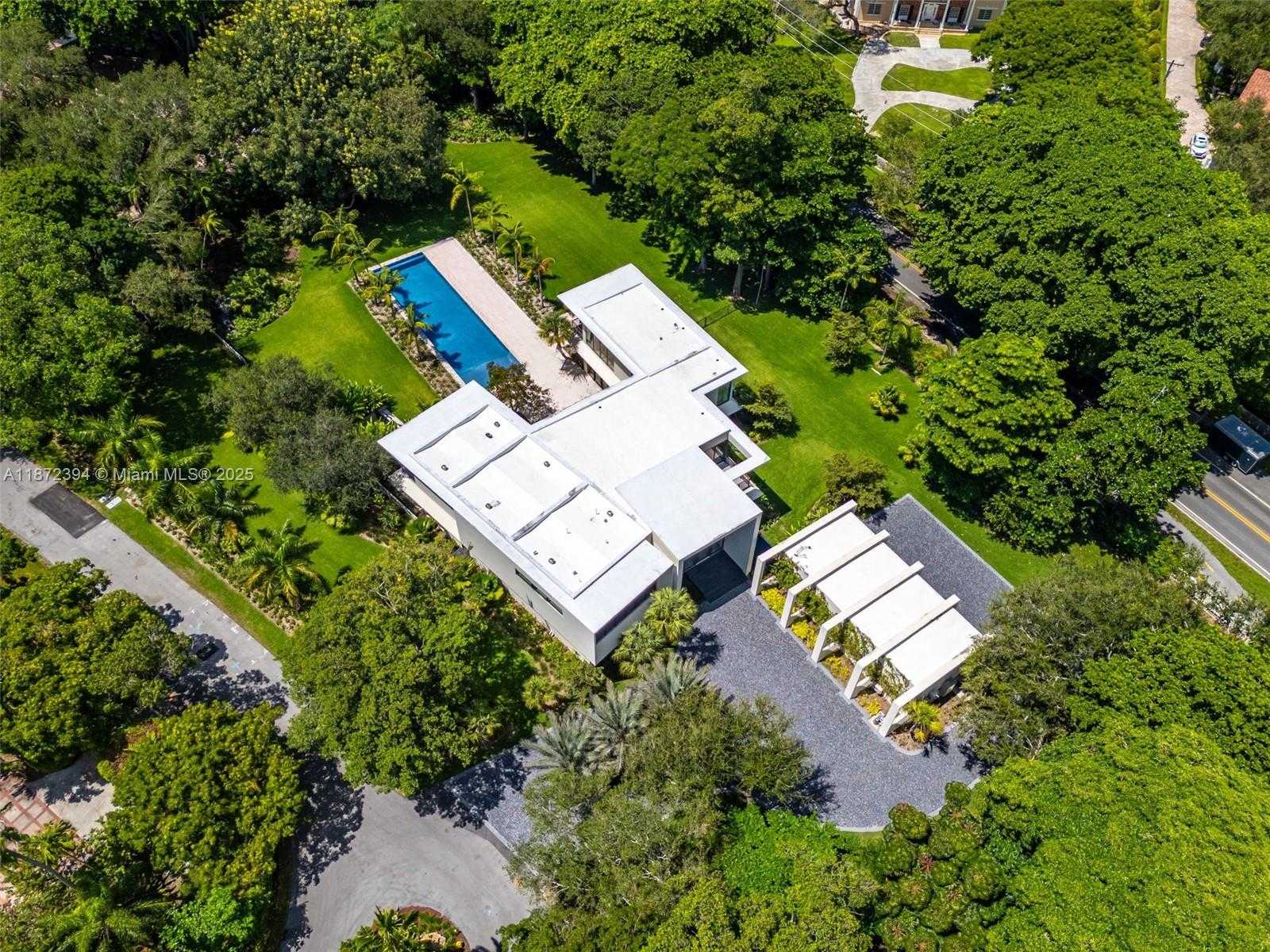 Small Image of 9440 OLD CUTLER LN, Coral Gables Number 72