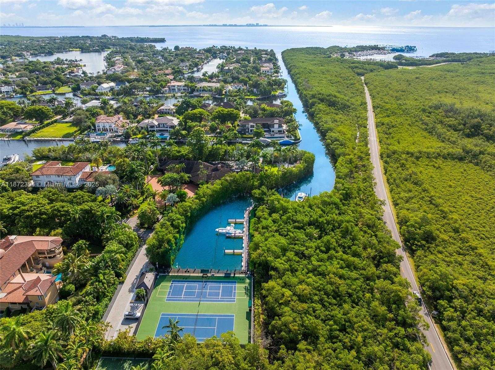 Small Image of 9440 OLD CUTLER LN, Coral Gables Number 75