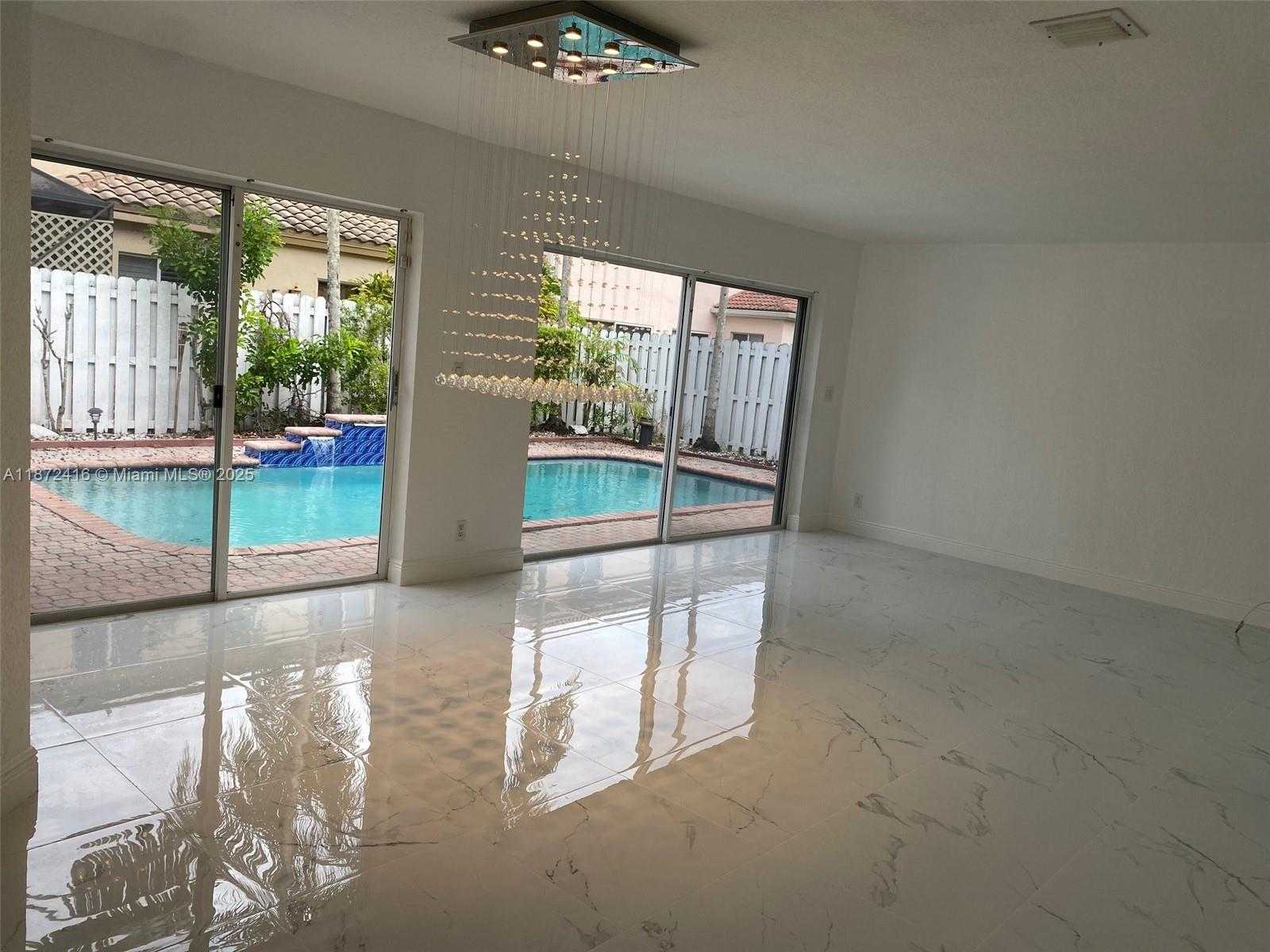 Small Image of 11301 ROCKINGHORSE RD, Cooper City Number 2