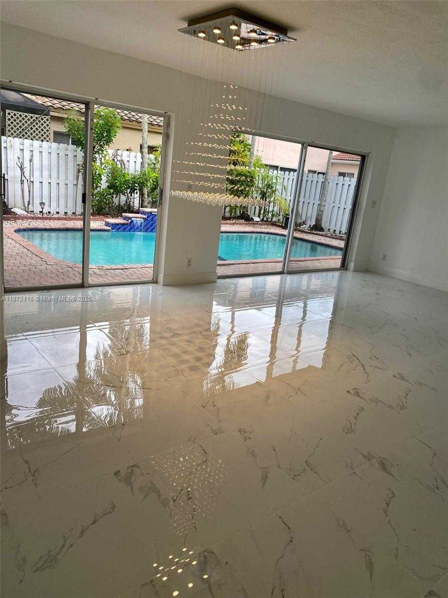 Small Image of 11301 ROCKINGHORSE RD, Cooper City Number 25