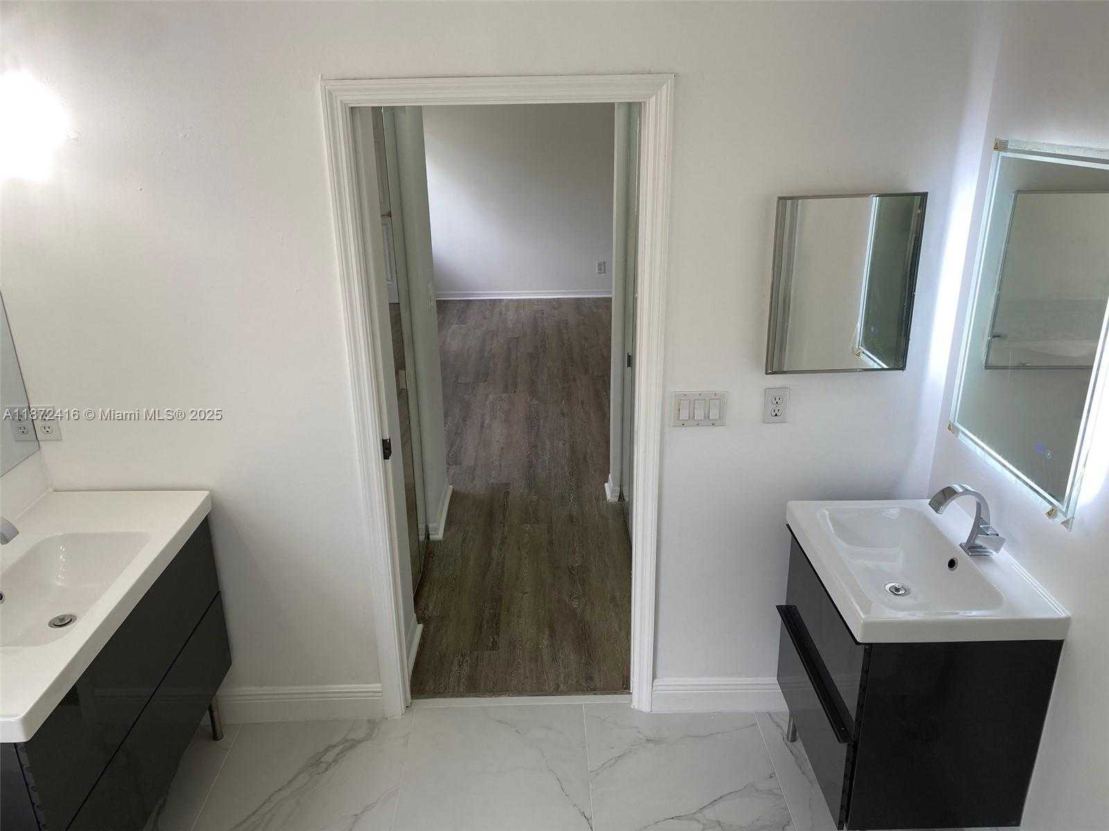 Small Image of 11301 ROCKINGHORSE RD, Cooper City Number 29