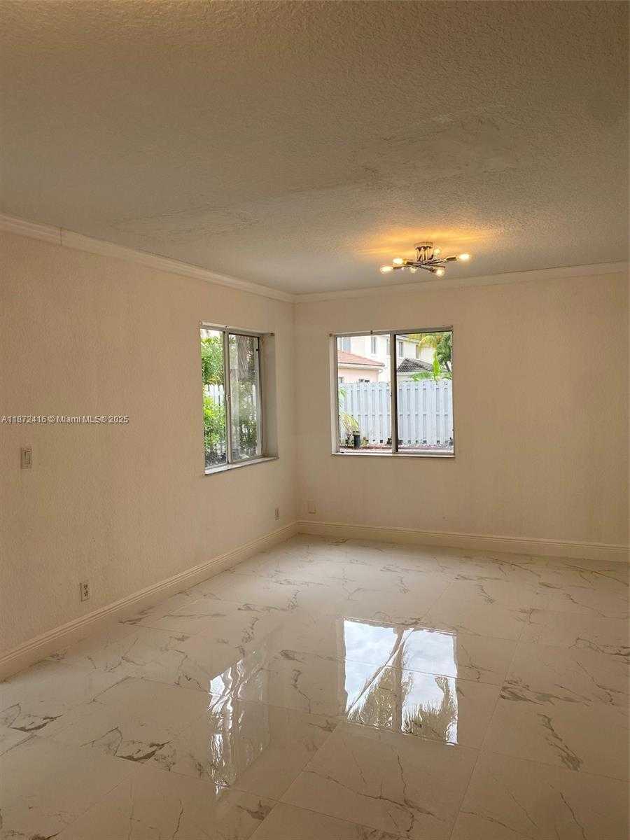 Small Image of 11301 ROCKINGHORSE RD, Cooper City Number 30