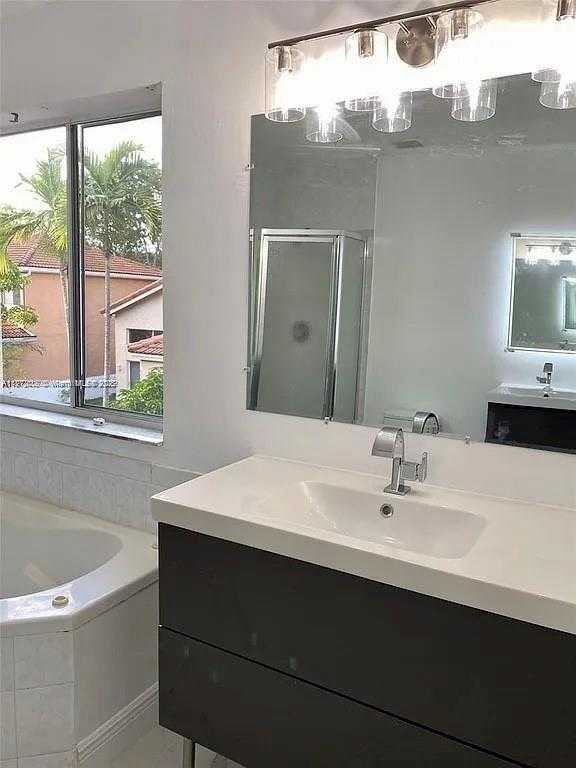 Small Image of 11301 ROCKINGHORSE RD, Cooper City Number 32
