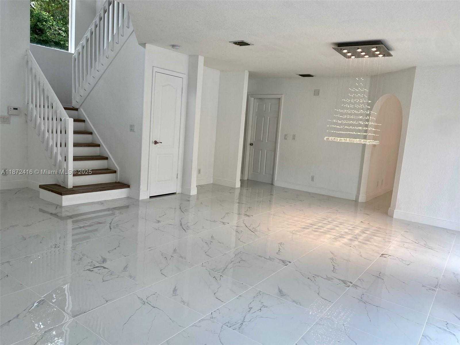 Small Image of 11301 ROCKINGHORSE RD, Cooper City Number 5