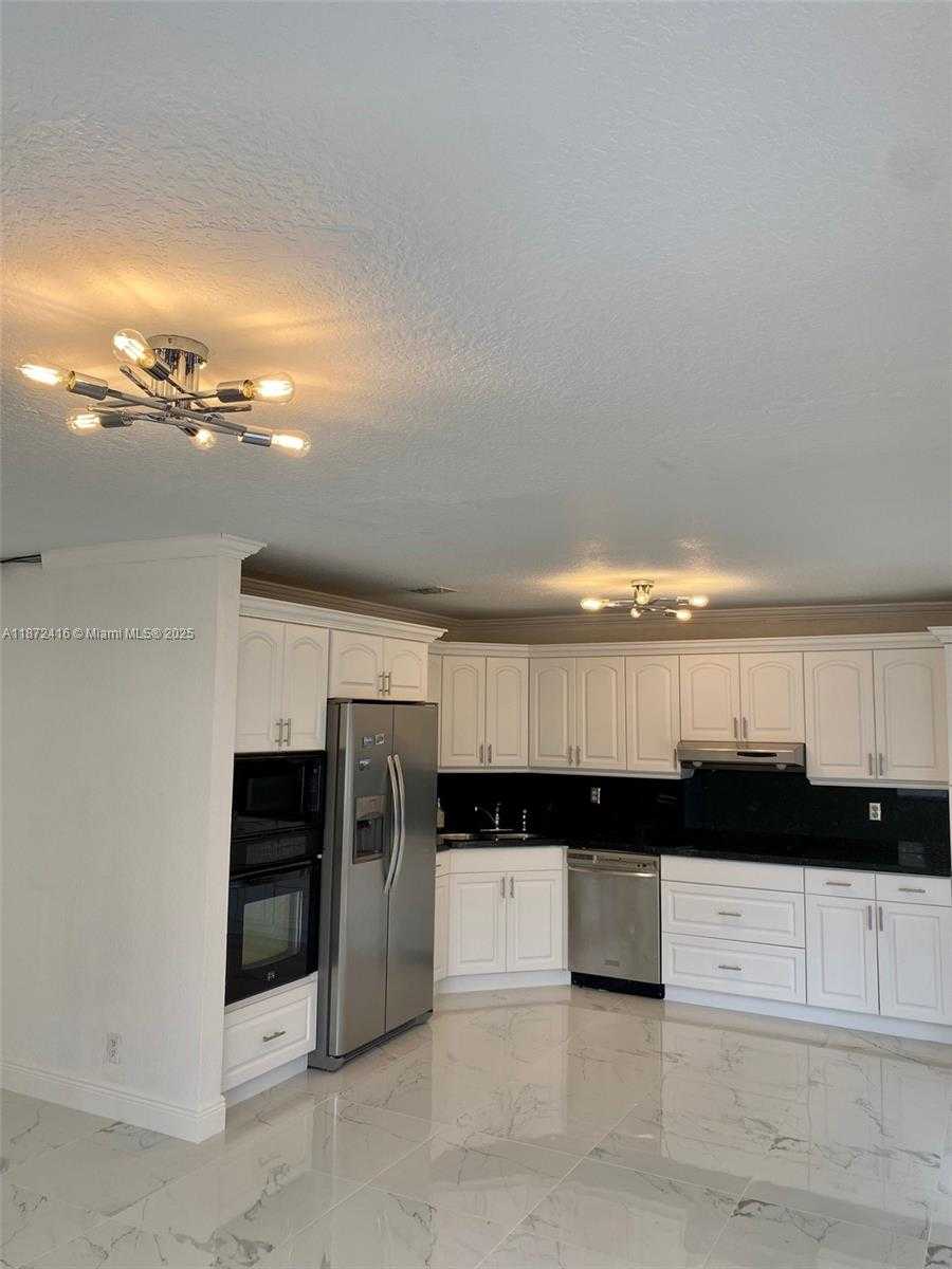 Small Image of 11301 ROCKINGHORSE RD, Cooper City Number 9