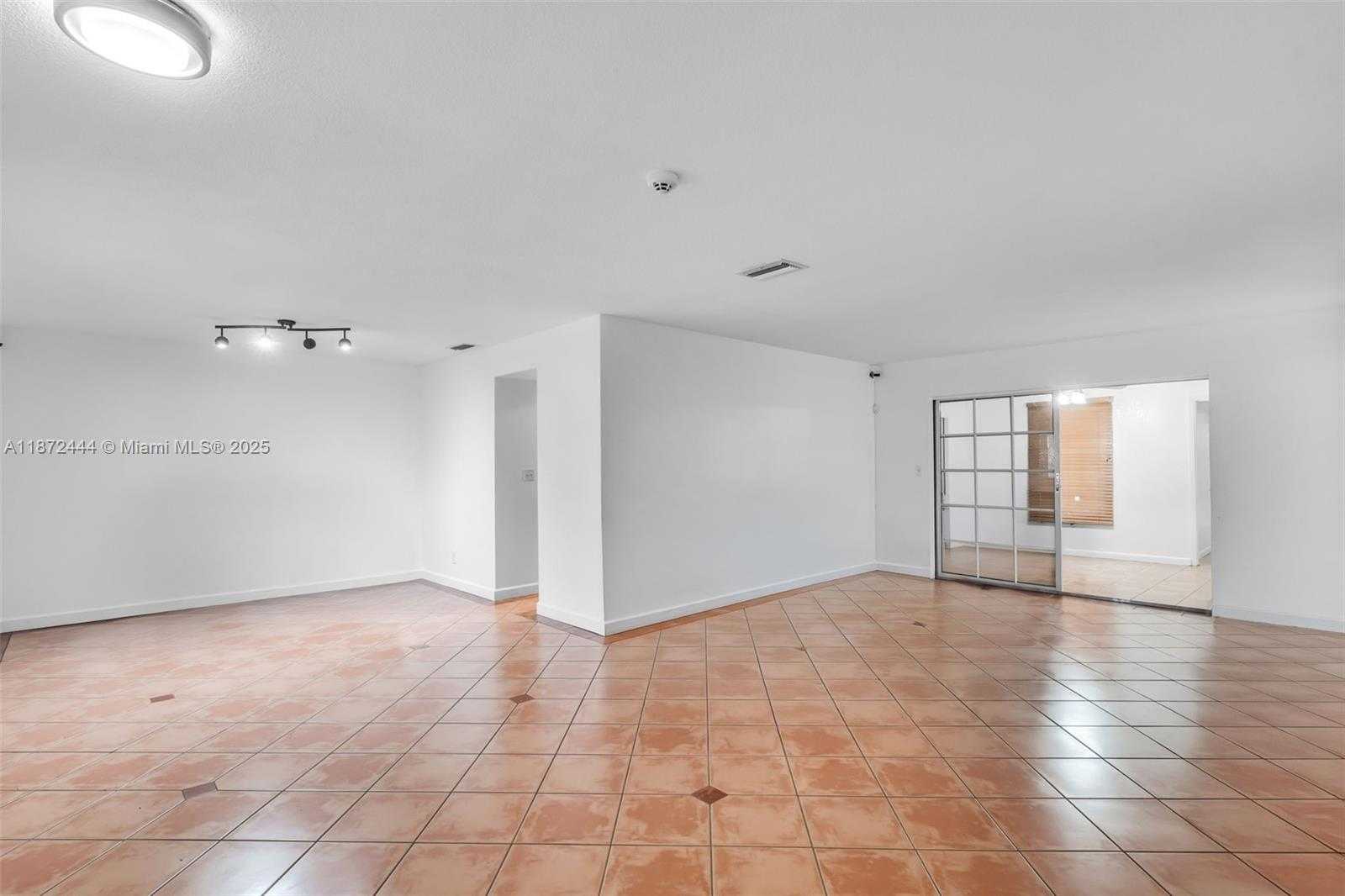 Small Image of 4801 HARRISON ST, Hollywood Number 5