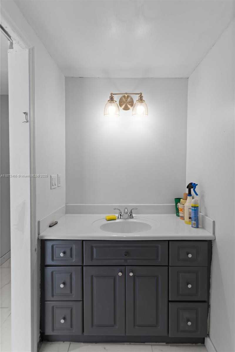 Small Image of 949 SW 113TH TER, Pembroke Pines Number 17