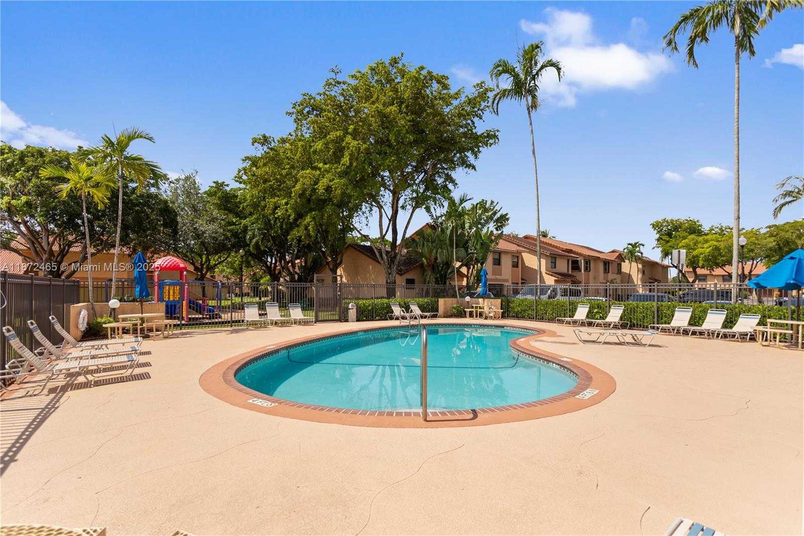 Small Image of 949 SW 113TH TER, Pembroke Pines Number 3