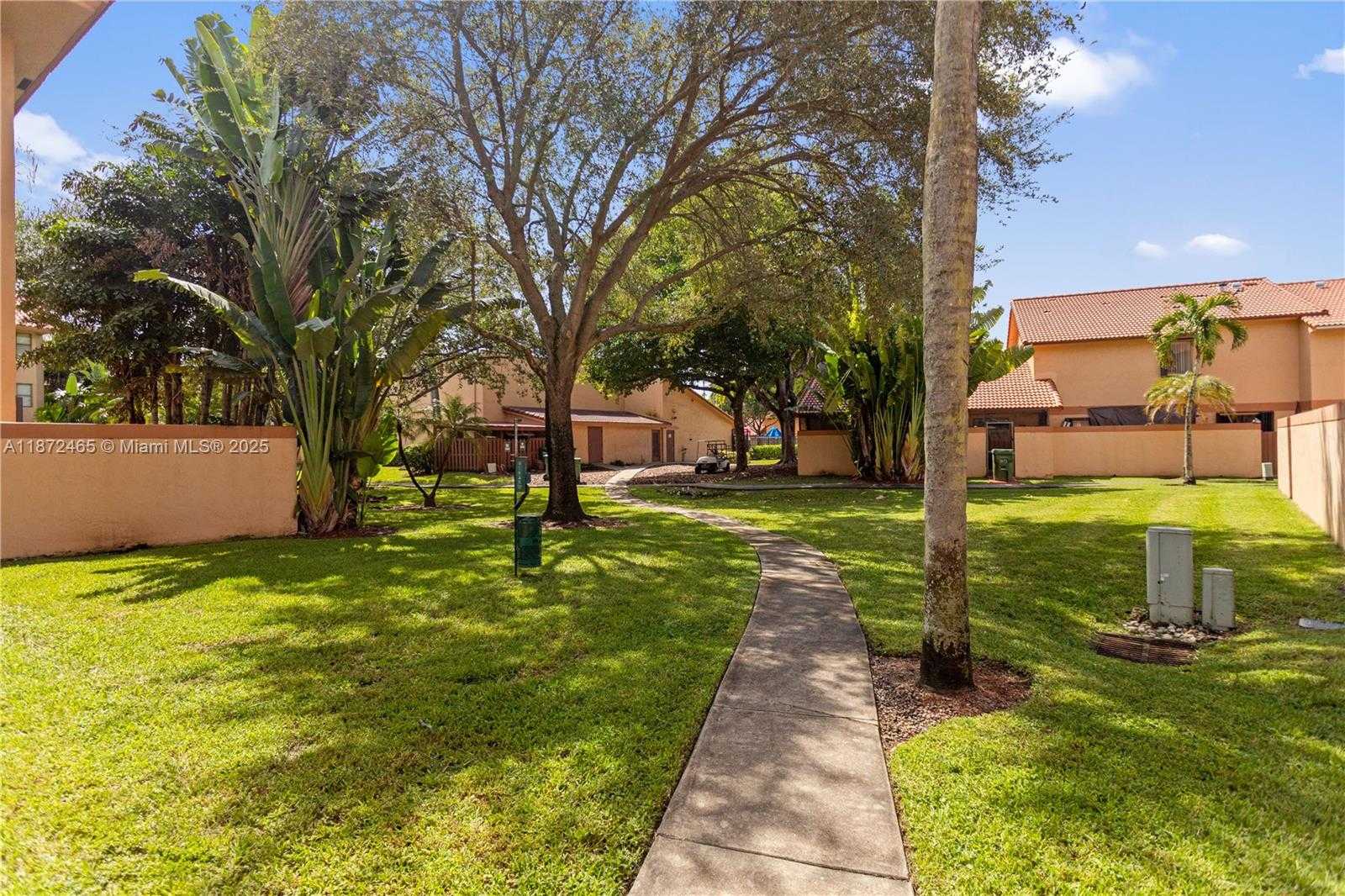 Small Image of 949 SW 113TH TER, Pembroke Pines Number 30