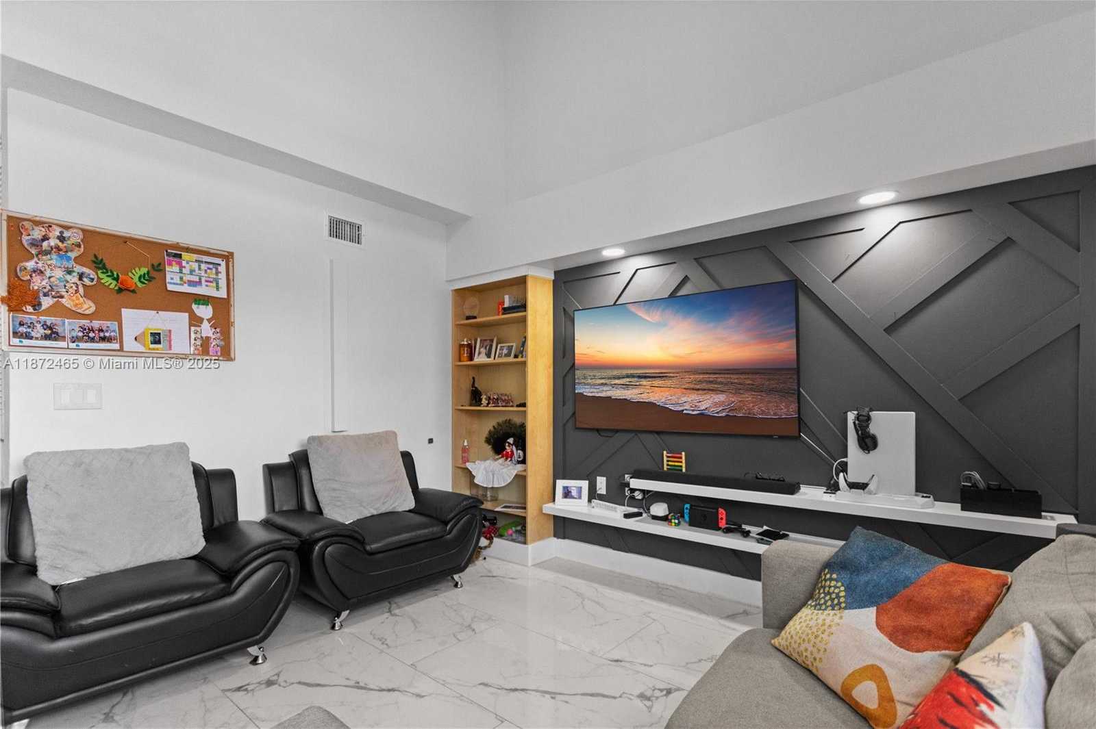 Small Image of 949 SW 113TH TER, Pembroke Pines Number 6