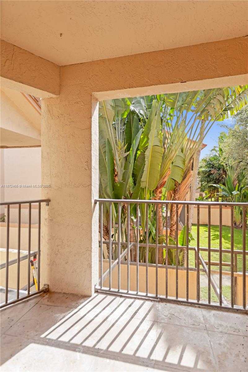 Small Image of 949 SW 113TH TER, Pembroke Pines Number 9