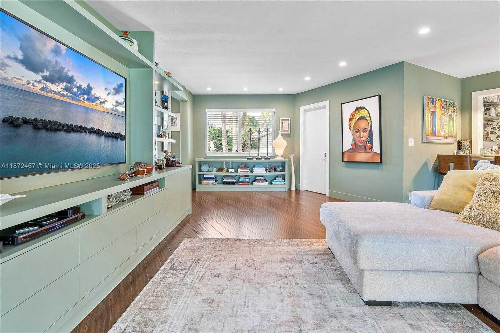 Small Image of 11377 WEST BISCAYNE CANAL RD, Miami Number 12