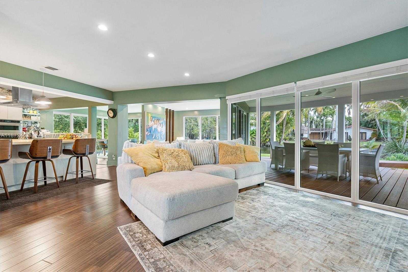 Small Image of 11377 WEST BISCAYNE CANAL RD, Miami Number 14