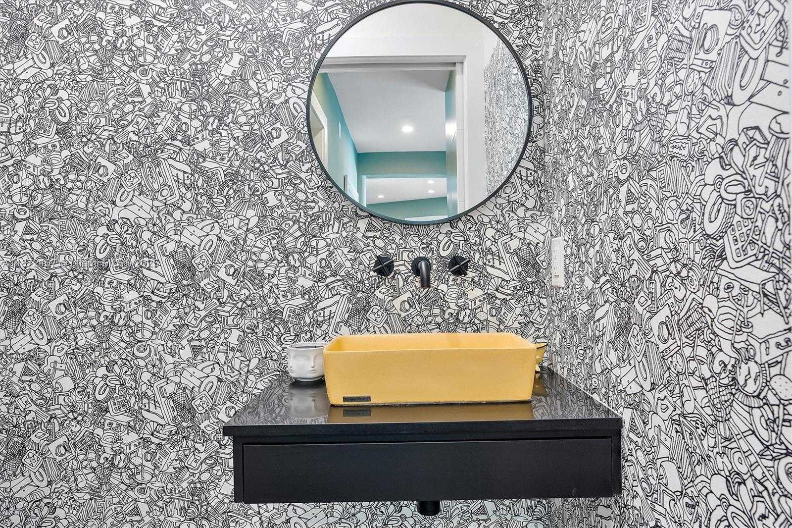 Small Image of 11377 WEST BISCAYNE CANAL RD, Miami Number 25