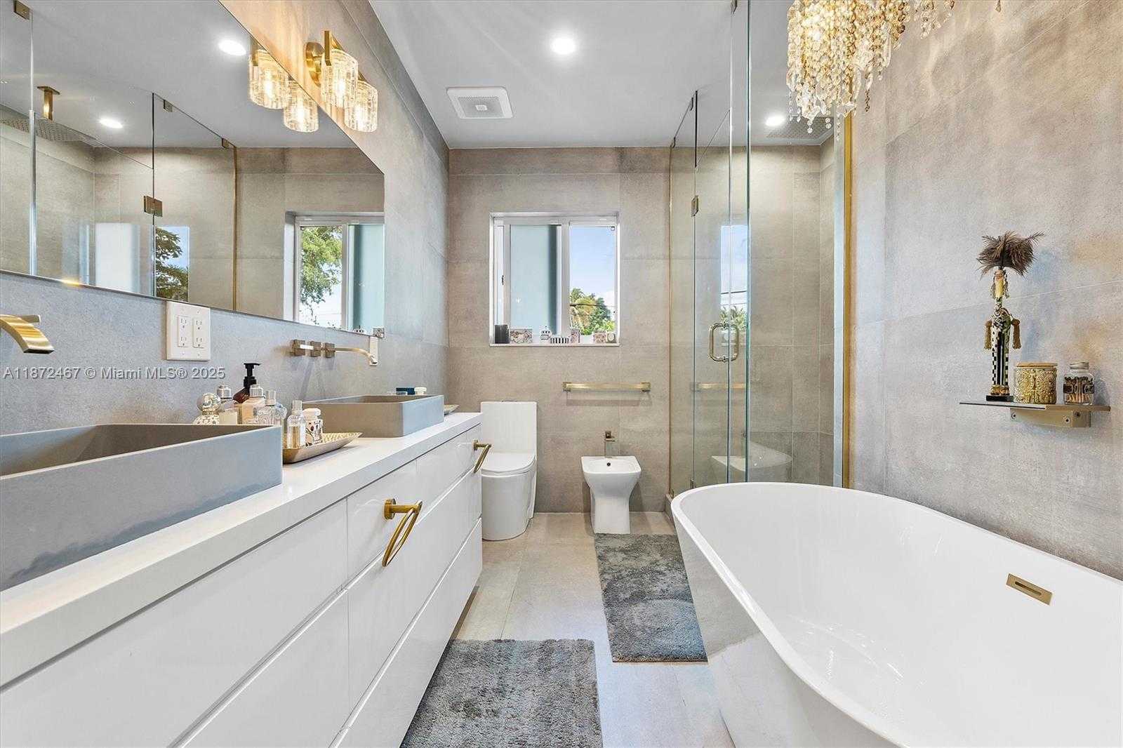 Small Image of 11377 WEST BISCAYNE CANAL RD, Miami Number 29
