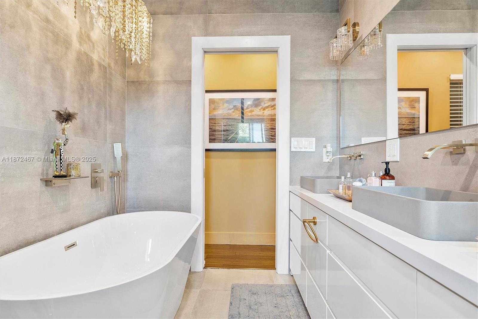 Small Image of 11377 WEST BISCAYNE CANAL RD, Miami Number 32