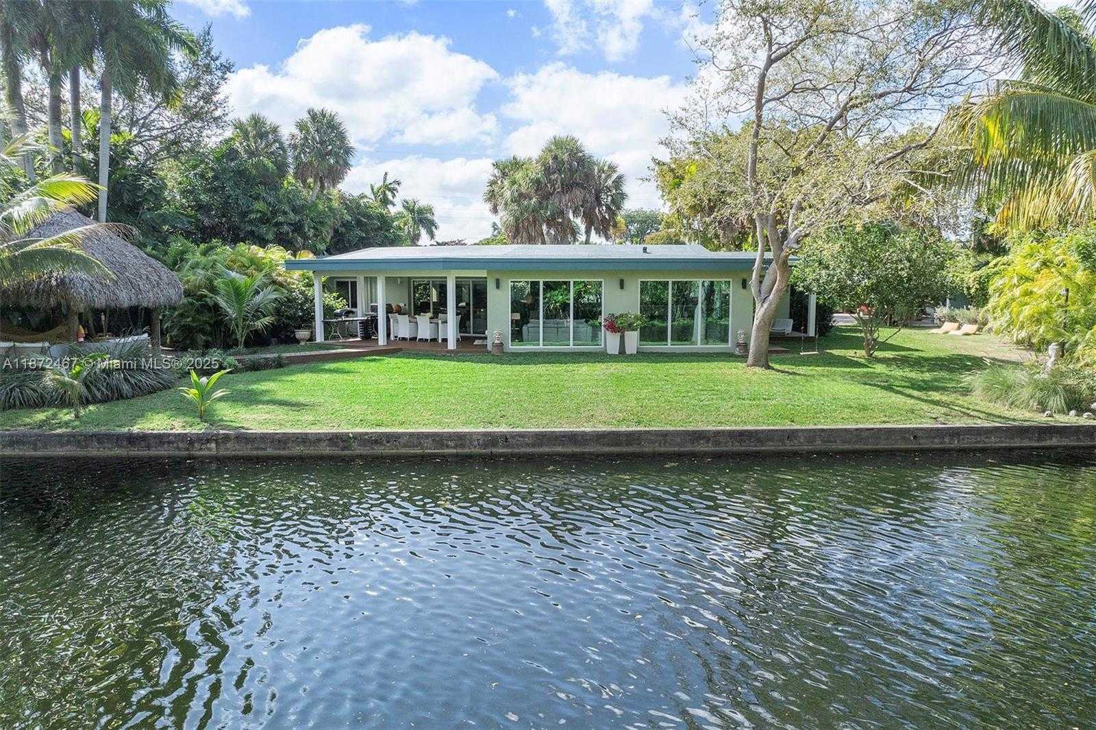 Small Image of 11377 WEST BISCAYNE CANAL RD, Miami Number 4