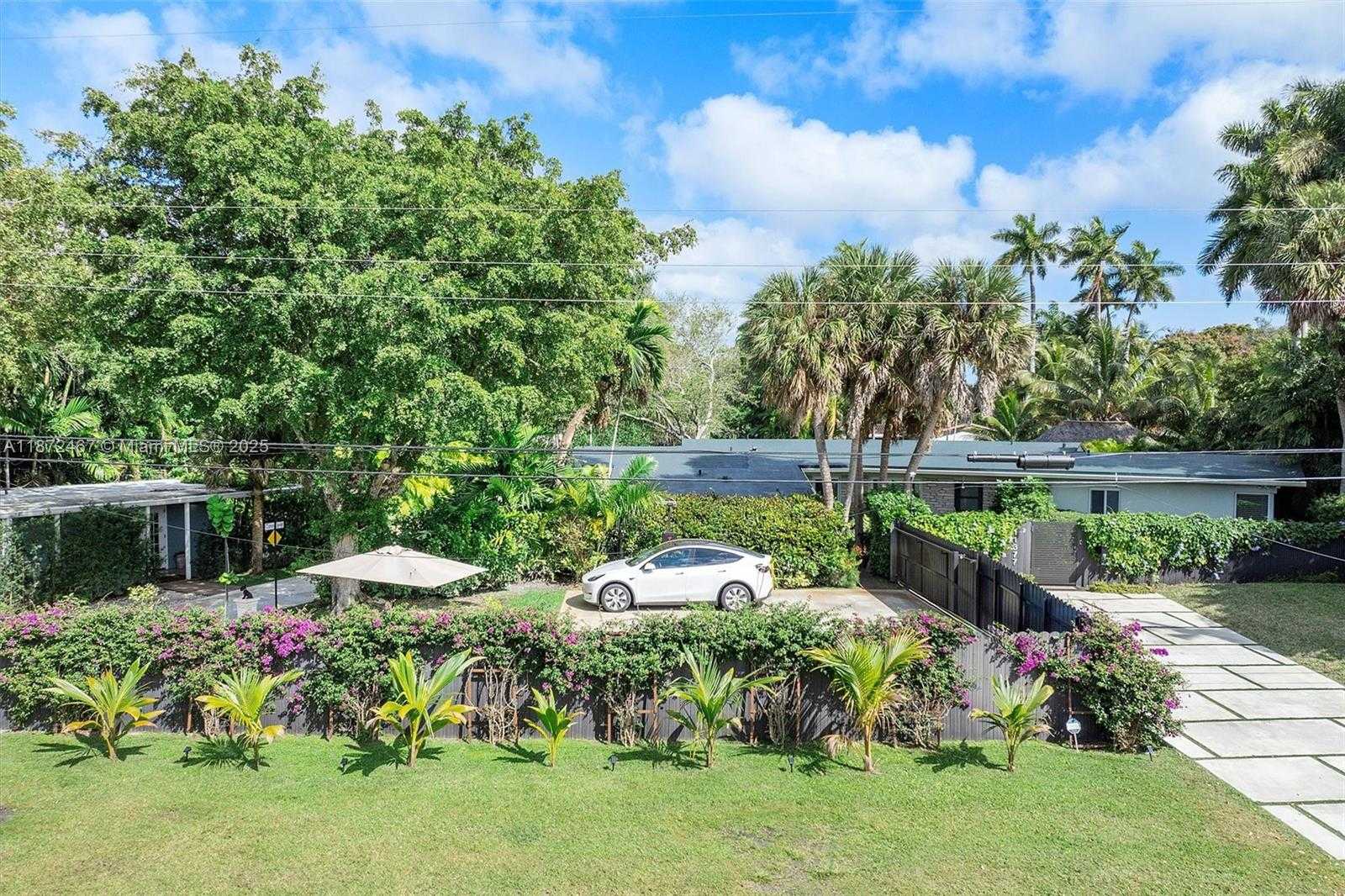 Small Image of 11377 WEST BISCAYNE CANAL RD, Miami Number 6