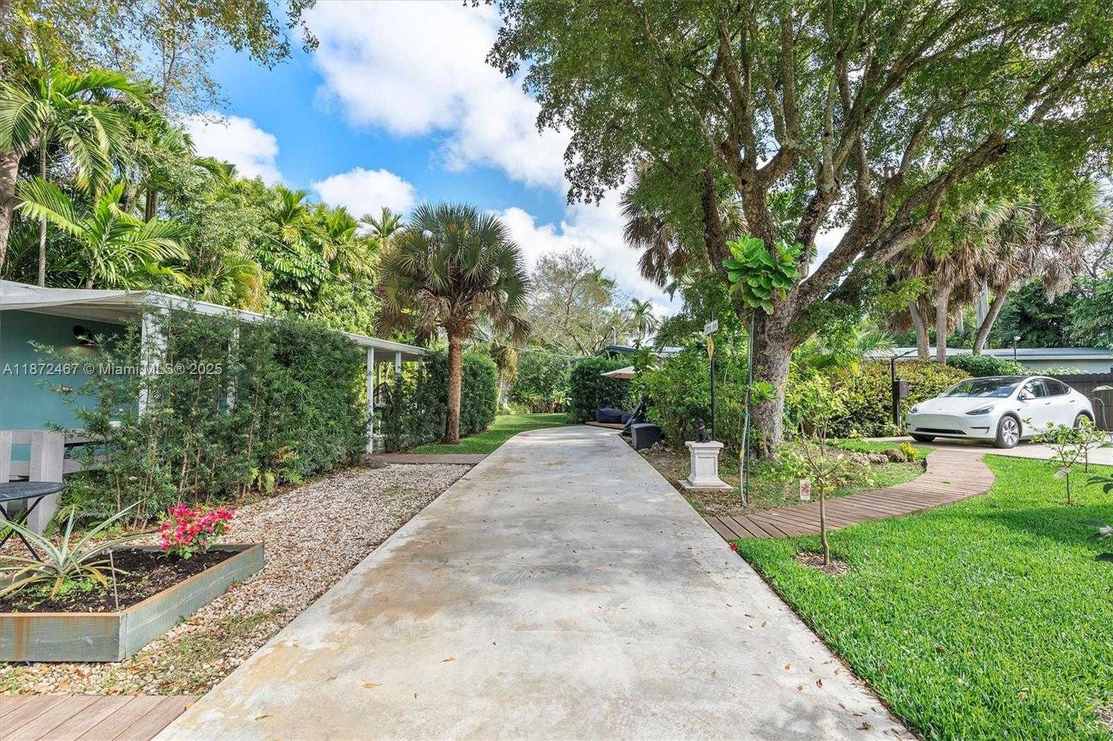 Small Image of 11377 WEST BISCAYNE CANAL RD, Miami Number 71