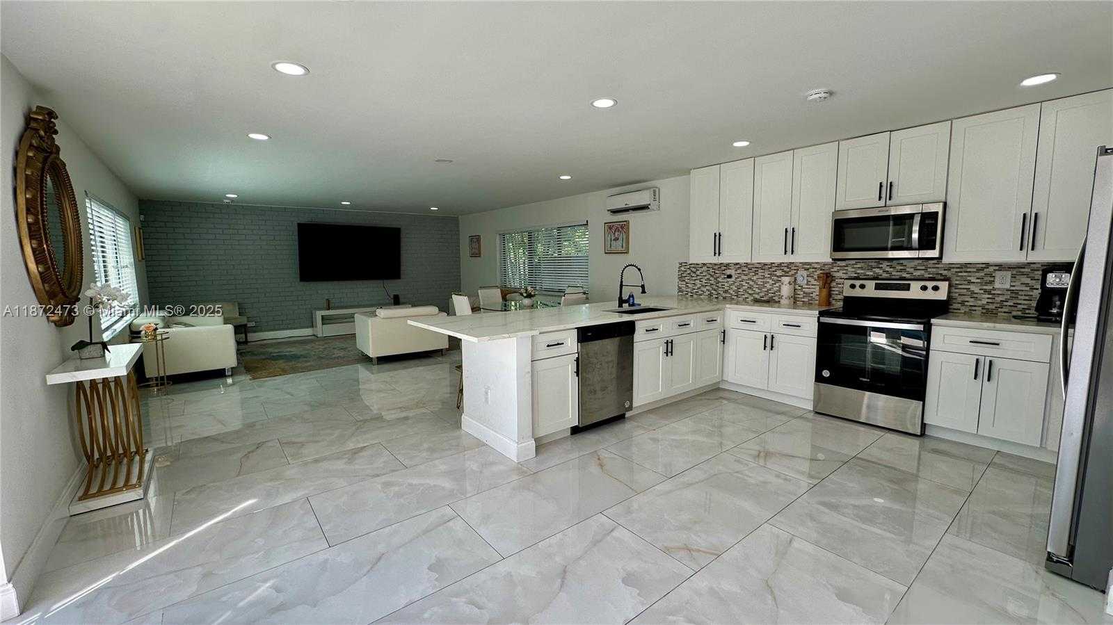 Small Image of 40 NORTH WEST 125TH ST, North Miami Number 19