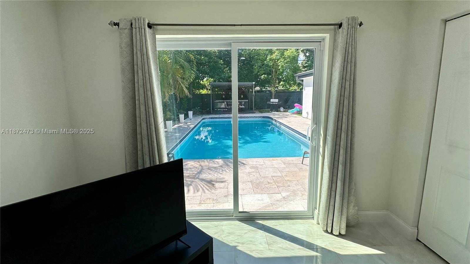 Small Image of 40 NORTH WEST 125TH ST, North Miami Number 4