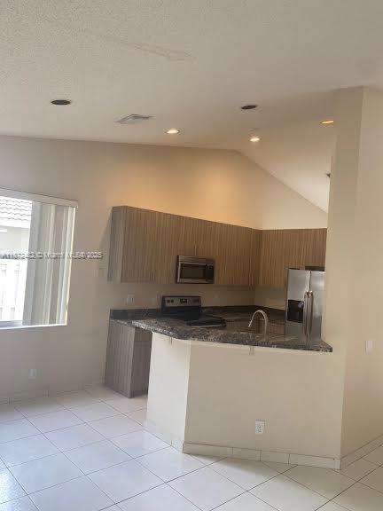 Small Image of 942 BRIAR RIDGE RD, Weston Number 6