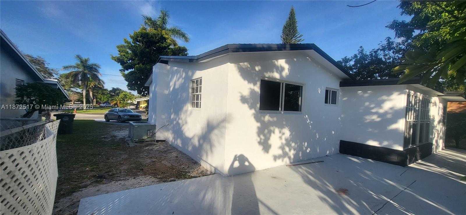 Small Image of 731 SOUTH WEST 3RD AVE, Hallandale Beach Number 18
