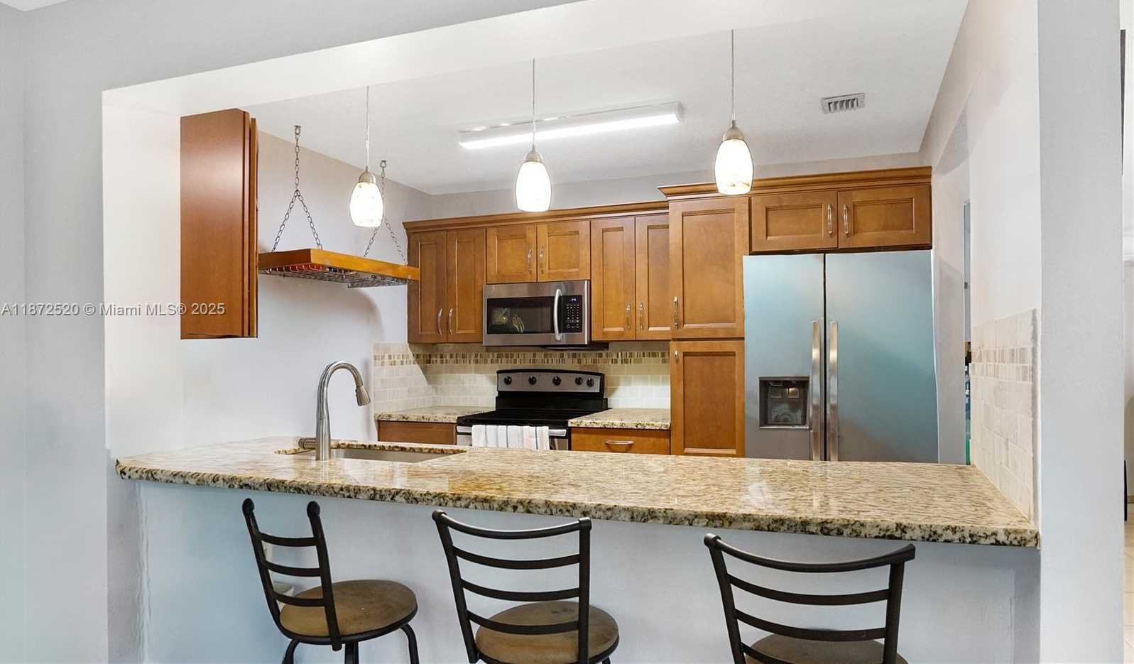 Small Image of 1960 SOUTH WEST 28TH WAY, Fort Lauderdale Number 4