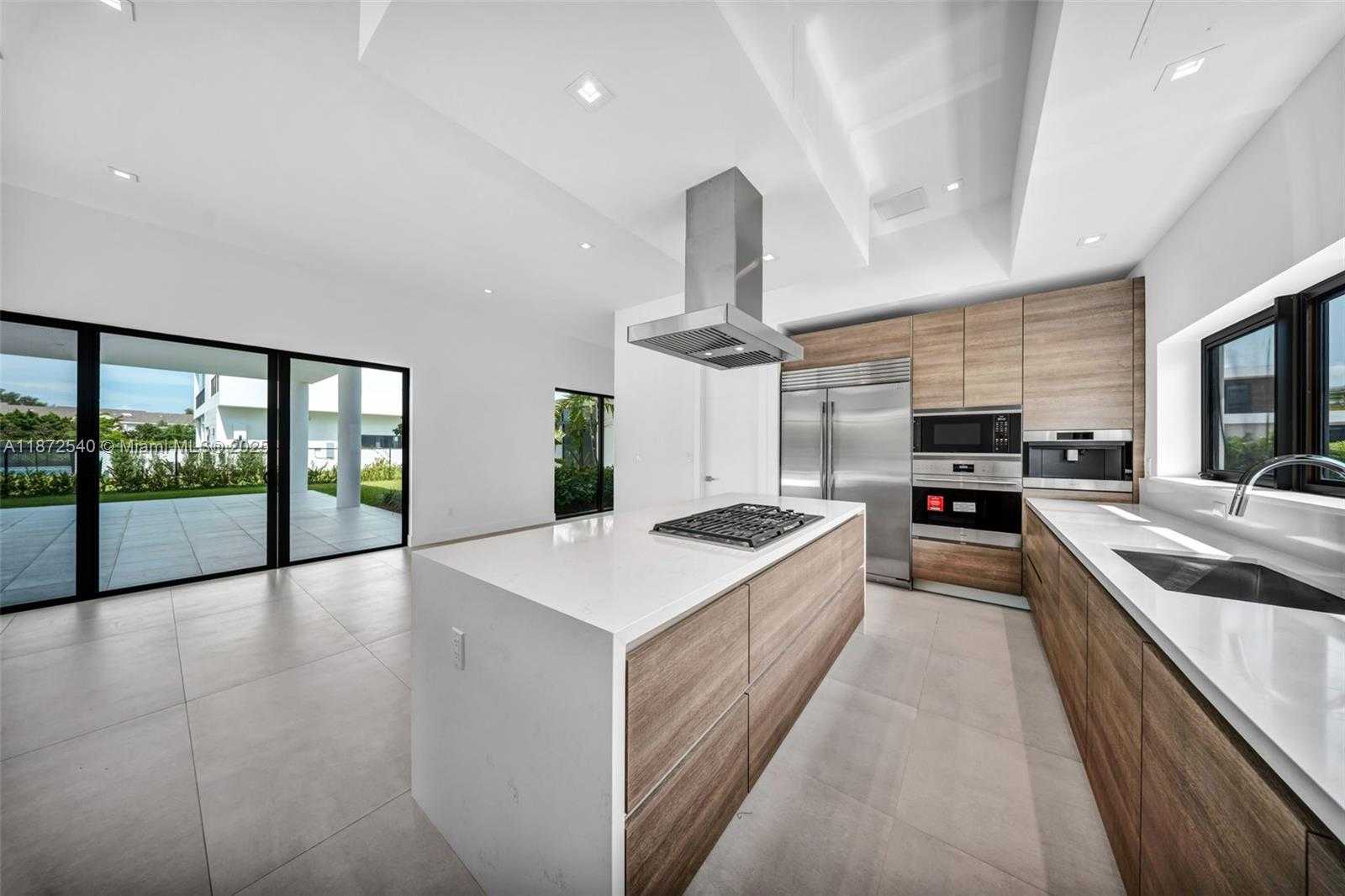Small Image of 16740 NORTH BOTANIKO DR N, Weston Number 13