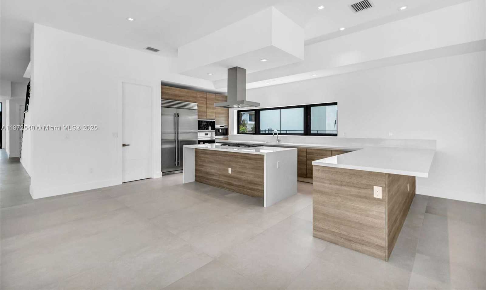 Small Image of 16740 NORTH BOTANIKO DR N, Weston Number 15