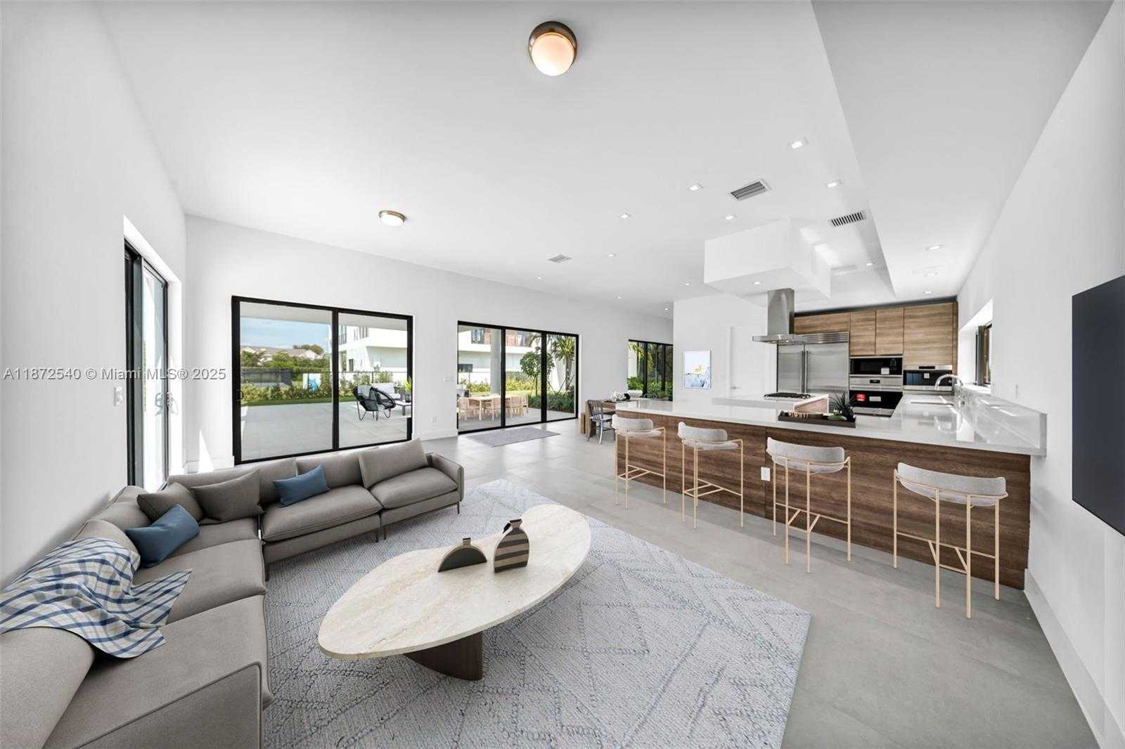 Small Image of 16740 NORTH BOTANIKO DR N, Weston Number 22
